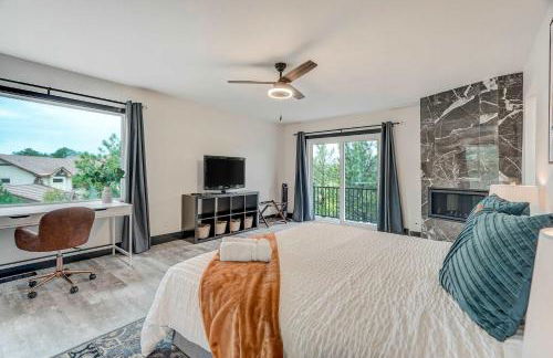 Oak Hills Estate Luxe Forest Escape Near USAFA - Foto 34