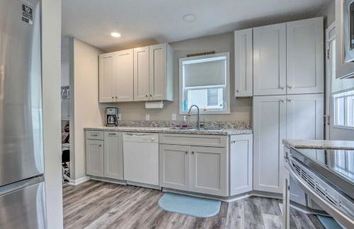 Steps to Lake Cheerful Camdenton Cottage! - Photo 8