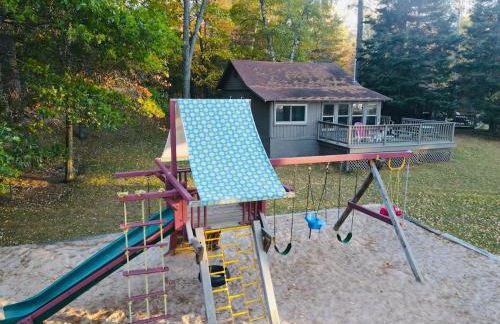 Cedaroma private Home in Resort to relax in the northwoods - Photo 17