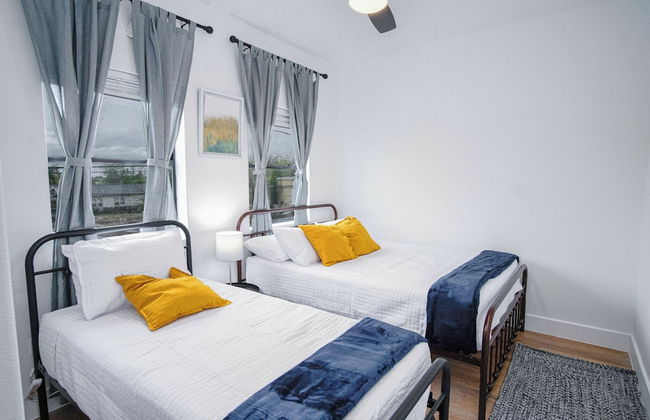 Amazing 3BR 2BA Only 5 Mins From Downtown - Foto 2