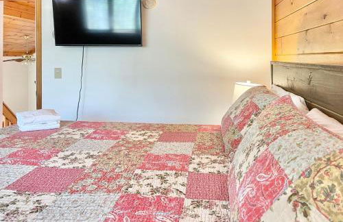 ADK Cabin with Hot Tub, Near Whiteface, Lake Placid, Fire Pit, Game Rm - Foto 22