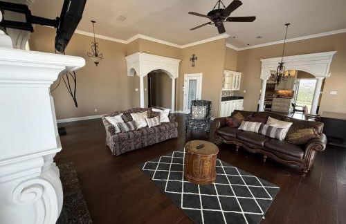 Lakefront 3BR Retreat - Pier, RV, Family-Friendly - Foto 3