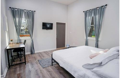 Magnificent 4BR Near Famous Riverwalk and Downtown - Foto 16