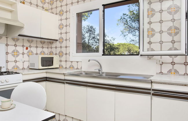 Apartment near Sea with Shared Swimming Pool in Costa Brava - Foto 2