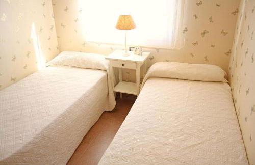 Beautiful seafront house - Photo 25