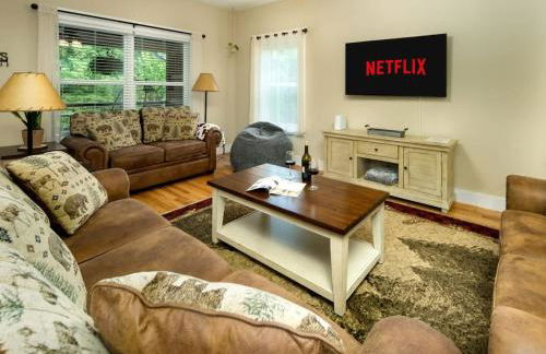 River Rock Cabin - Comfortable, Private Home with King Beds & Mountain Views - Foto 8