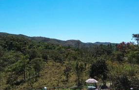 Casa confortável, pertinho da cidade e conectada a natureza - Foto 4