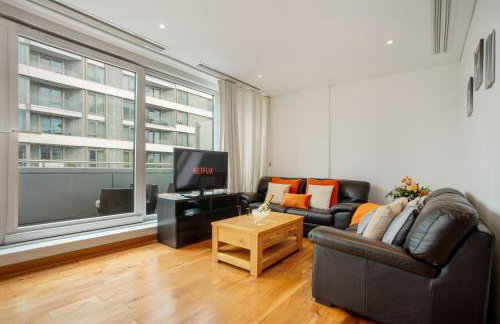 Contemporary Penthouse in Battersea Power Station - Photo 5