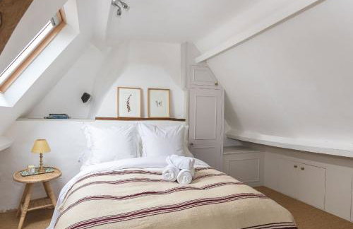 Charming 2BD Cottage in the Heart of Kingham! - Photo 23