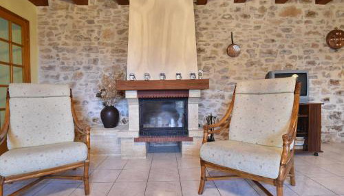 Holiday home with pool, enclosed garden - Photo 2