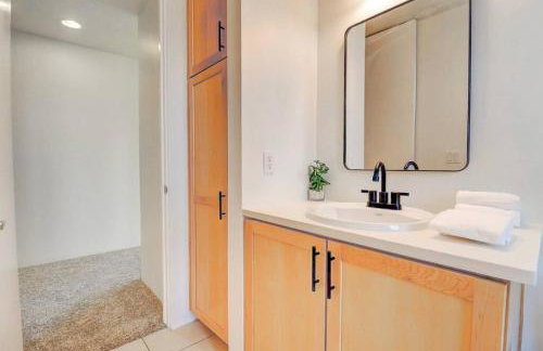 Epic 6BR with Pool, Spa and Fire Pit - Walk to Trails - Foto 26