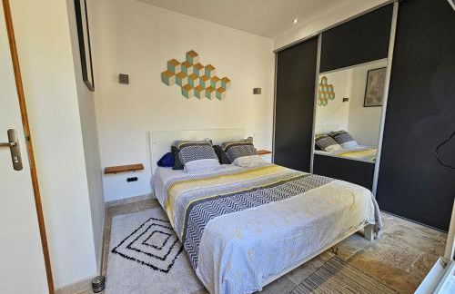 Appartement T2 charmant, calme, terrasse & parking - Photo 11