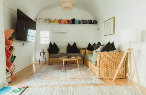 Huge Beach Bungalow- Yard, Beach Pass, King Beds - Foto 18