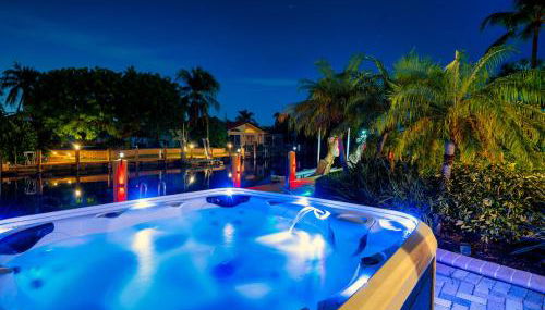 Waterfront Luxe 3BR, Pool, Hot Tub & Dock - Foto 2