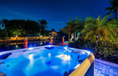 Waterfront Luxe 3BR, Pool, Hot Tub & Dock - Foto 2