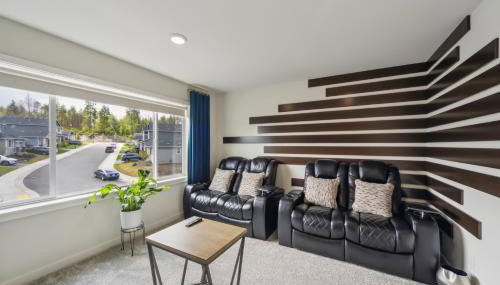 Serene Port Orchard Retreat - 3BR 3BA with Trails and Amazing Views - Foto 3