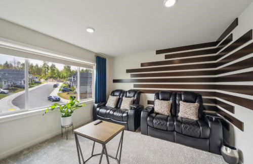 Serene Port Orchard Retreat - 3BR 3BA with Trails and Amazing Views - Foto 3