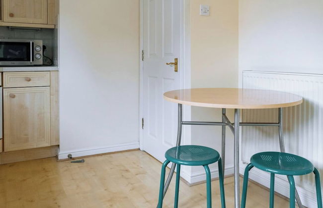 Snug & Serene 2BD Flat - Roseburn - Photo 23