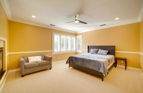 Resort-Style Oasis Expansive Riverside Mansion - Foto 22