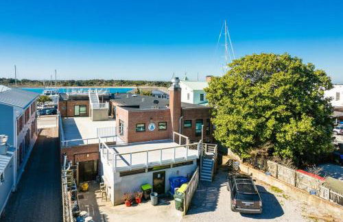 Why Knot Getaway...Rooftop with WaterView! Unit D - Foto 29