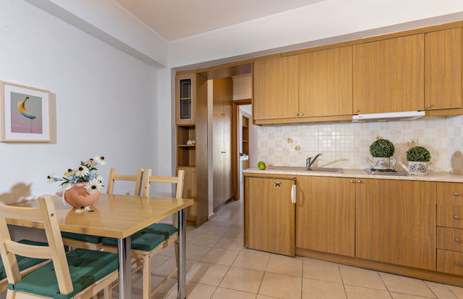 Castello Apartments - Photo 25