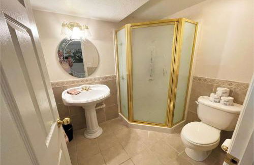 8-Bedroom Home Near the Foot of the Rocky Mountains - Foto 11