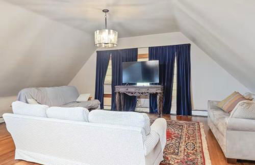 Historic Tudor with River Views & Fun Gaming Room - Foto 28