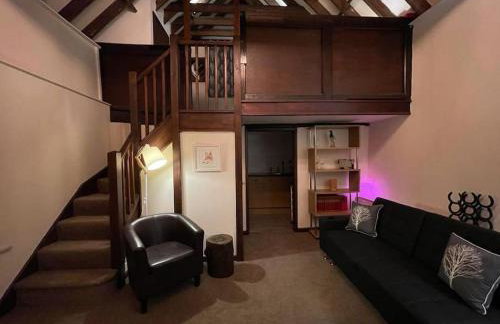 Cosy Cottage next to Farmers Arms Country pub. - Photo 3