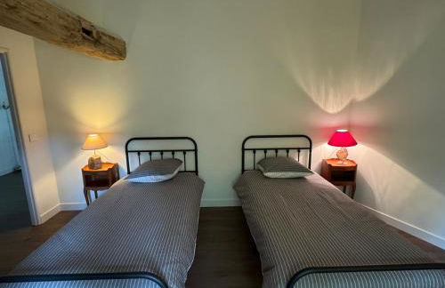 Gîte La Maison des Poètes de 1 à 6 personnes à Treigny Perreuse - Foto 16