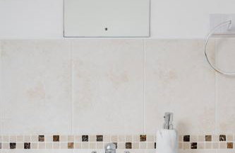 Stylish 5Bedroom Getaway in Quiet Mildenhall Area - Photo 47