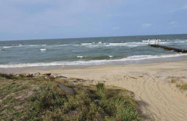 Minutes from the Beach! Navy Base and fishing pier! - Foto 29