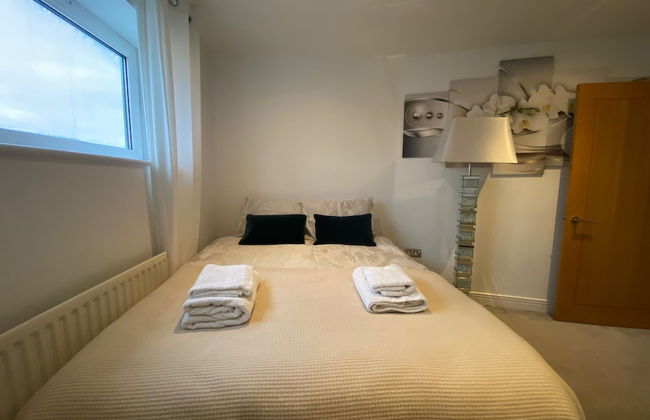 2 Bed Flat - Sleeps 4 - Parking - Wifi - Foto 3