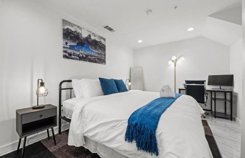 Trendy 3BR I Free Parking I Workspace - Photo 14