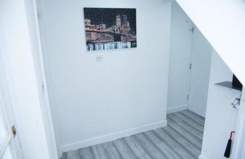 Harrow Luxury flat With free parking. - Photo 22