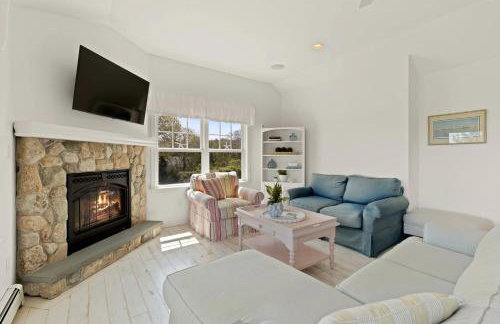 Breathtaking Cape Cod Beachhouse with Private Beach Access Near Sandwich, Massachusetts - Foto 42