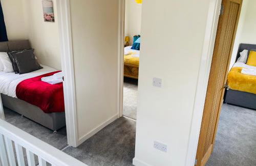 Modern Family Home with Off-Road Parking - Foto 22