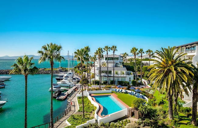 Aqua Views at the Waterclub in Cape Town - Photo 12