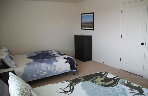 3 queen beds, 1 twin bed, 2 rooms, 1 and a half bath, self check-in, flexcation equipped - Foto 6