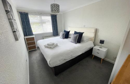 1 Chatsworth Riverscape Apartments - Riverview apartment in great location with free parking overlooking the Gannel just a short walk from Newquays incredible beaches and local amenities - Foto 2