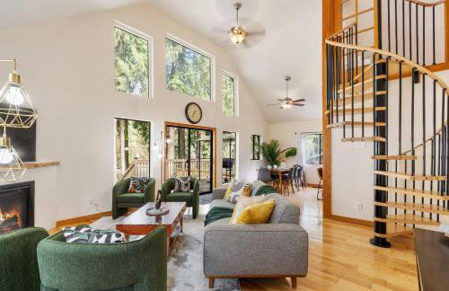 Riverfront w Cedar Hottub, Sauna, Movie Theatre - Photo 7