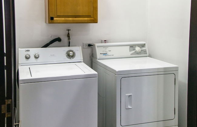 New Kingston Apartment at The Palms - Foto 27