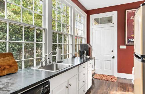 1864 Little Brick - 1 Bed, 1 Bath, Full Kitchen, Pet Friendly with fee, Washer & Dryer - Foto 6