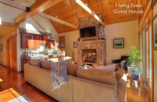 Gingerbread House on Mooselookmeguntic Lake - Foto 8