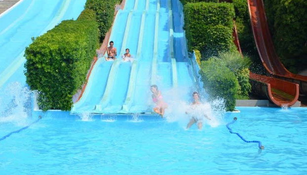 Biglietti per il parco acquatico Le Caravelle - Foto 3, Gli scivoli del parco Le Caravelle