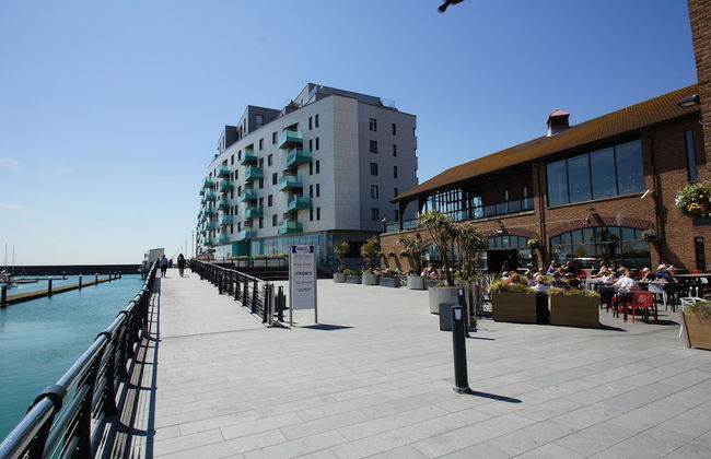 Orion Marina Sea View - Parking - by Brighton Holiday Lets - Foto 37