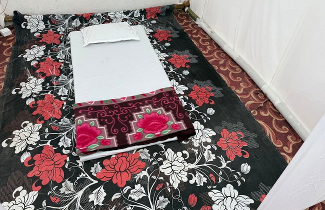 Arail Tent City Kumbh Cottage - Foto 10