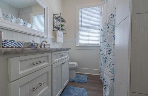 Uptown Cottage Newly Updated Home Near the Strand Galveston Harbor and UTMB - Foto 19