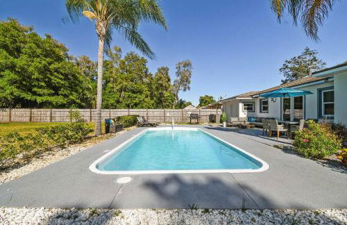 Tropical Retreat with Heated Pool & Firepit - Foto 32