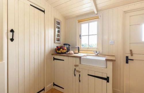 Tranquil Riverside Sherperd's Hut Close to Tewkesbury Abbey - Foto 14