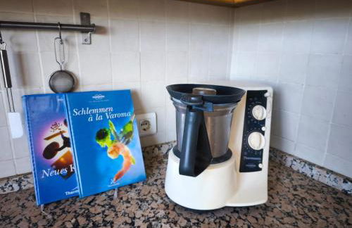 Künstlerhaus Finca Madreselva mit atemberaubenden Weitblick mit Infinitypool, kleinen Teichen und vielen Sitzplätzen in Tolox Malaga im Nationalpark Sierra de las Nieves, ideal für Entspannung, aber auch zum Wandern - Foto 25